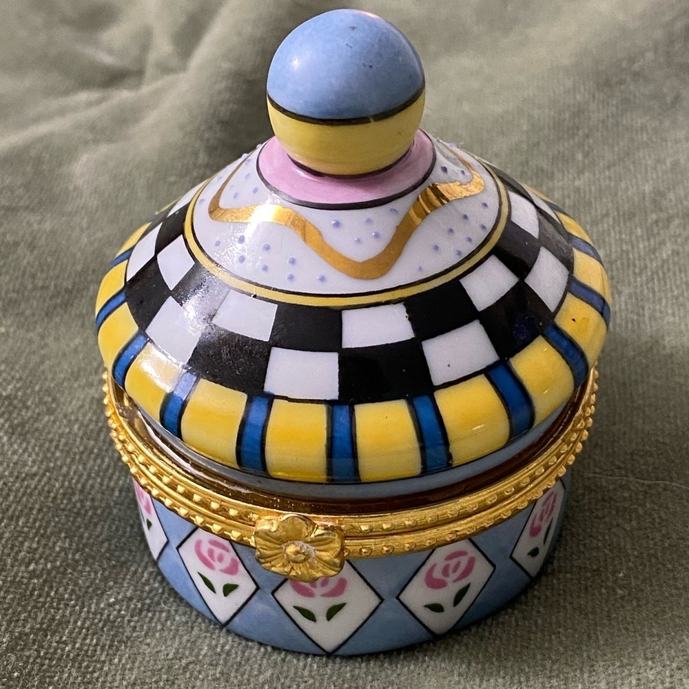 Jewelry box Vintage CBK LTD 1996 Porcelain Fun Colorful Hinged Trinket Box. #13